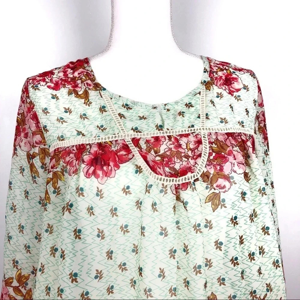 Kelly Renee | Floral Boho 3/4 Sleeve Top - Picture 2 of 7